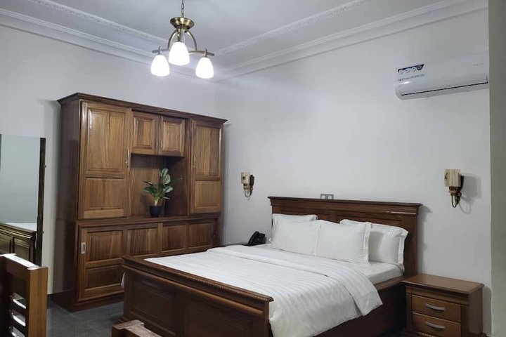 Room 38 of 79