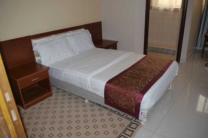 Room 2 of 29