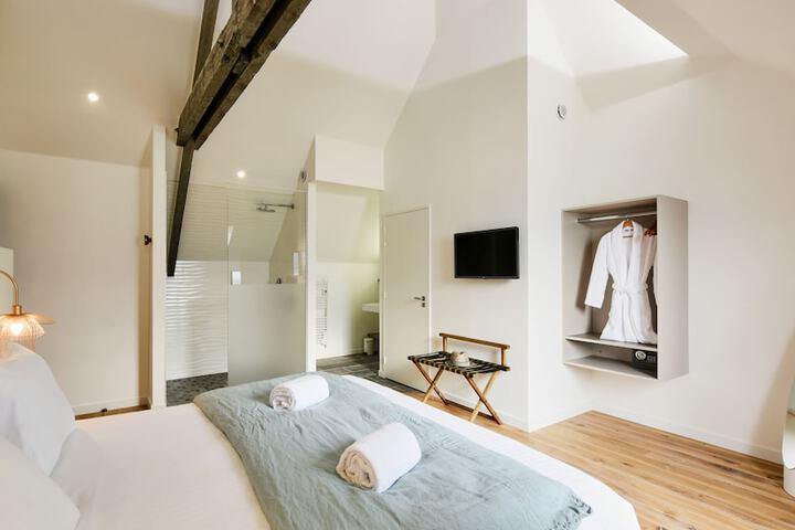 Room 28 of 57