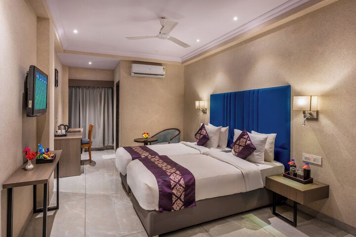 Room 2 of 20