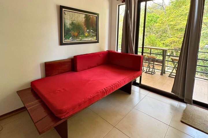 Room 40 of 193