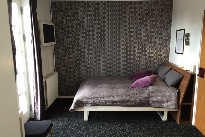 Room 5 of 30
