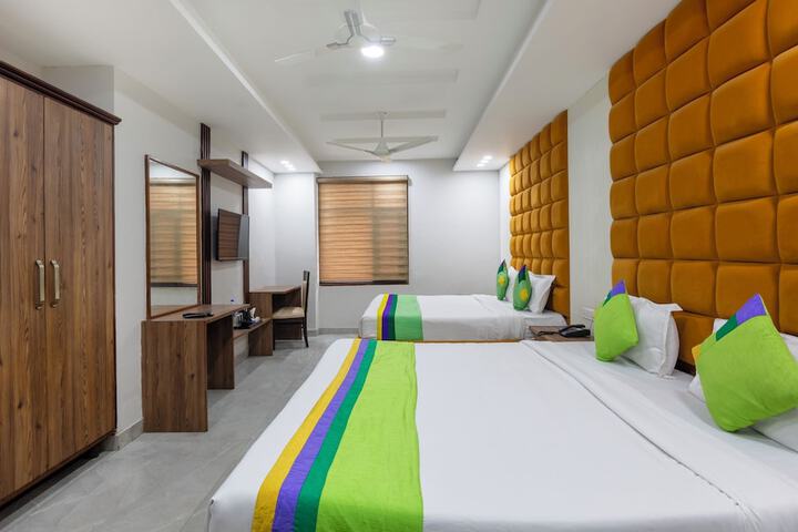 Room 32 of 54