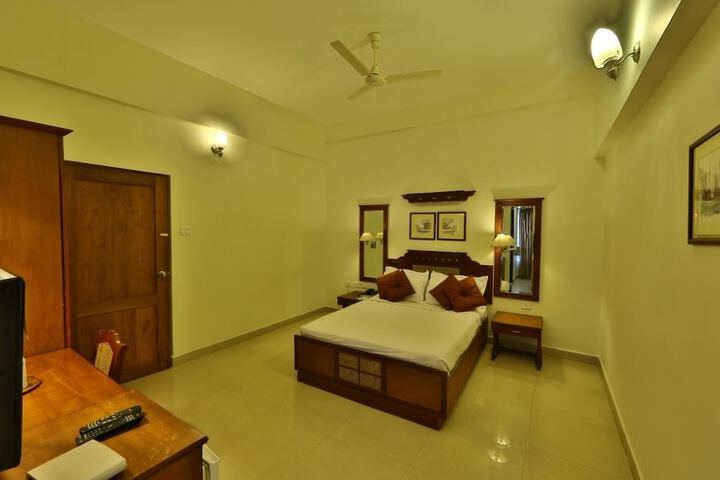 Room 6 of 30