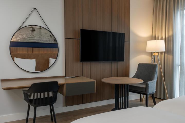 Room 83 of 309