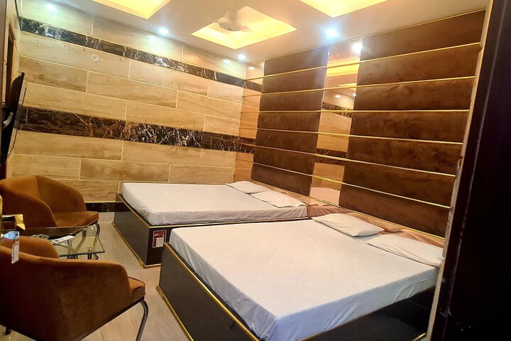 Room 2 of 41