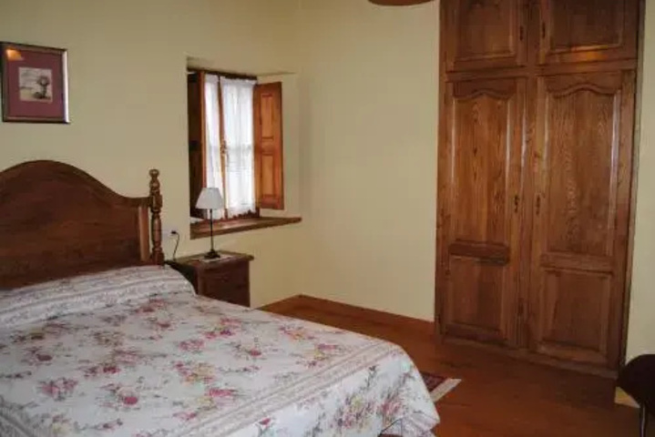 Room 4 of 10