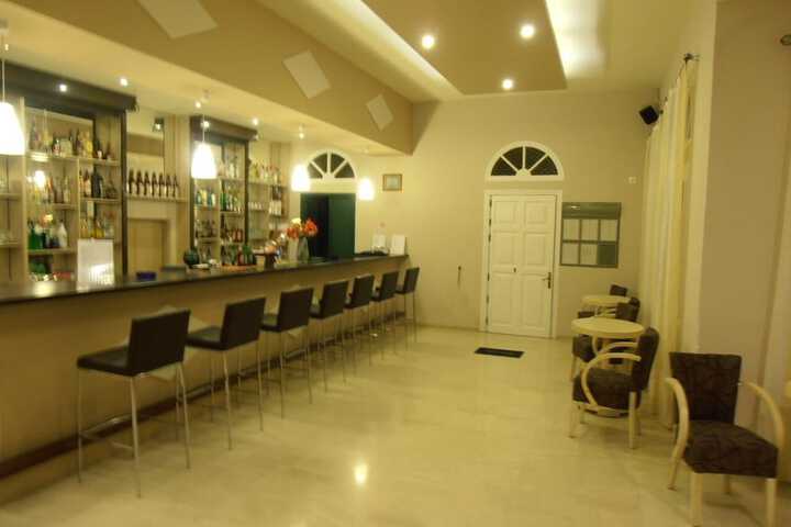 Lounge 39 of 46