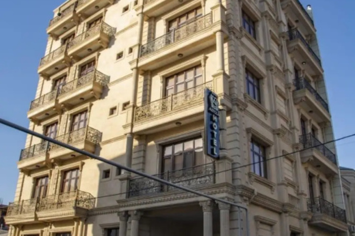 Astola Hotel