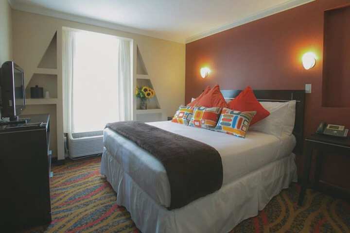 1 King Bed City View (6 of 14)
