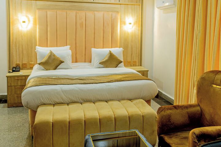 Room 3 of 19