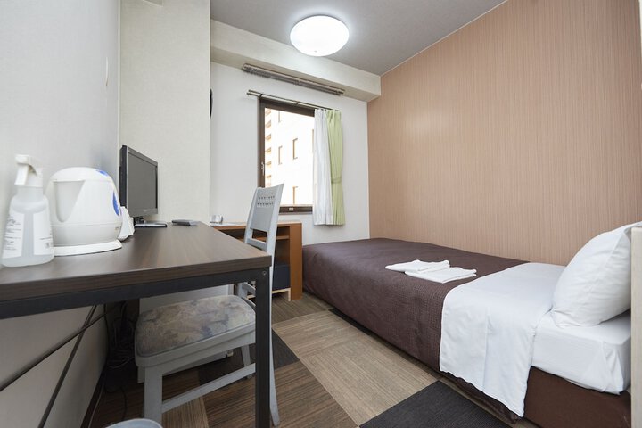 Room 11 of 27