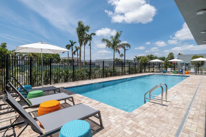 Photo of EVEN Hotel Miami - Doral Area by IHG Pool