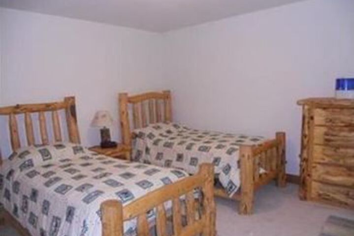 Room 6 of 15