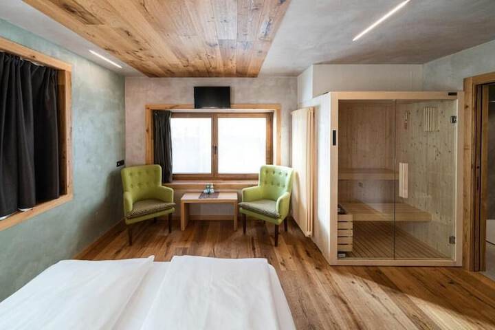 Room 43 of 112
