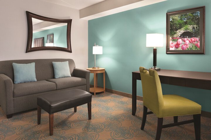 Room 6 of 38