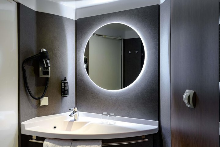 Room 25 of 55