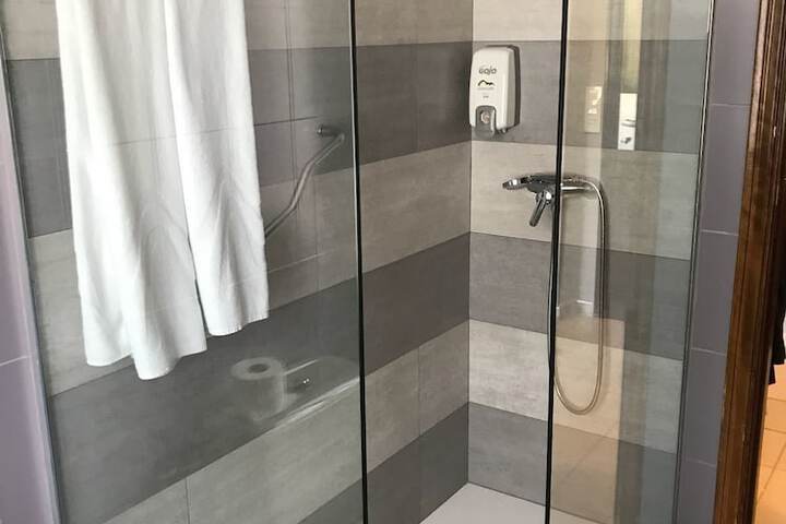 Room 17 of 47