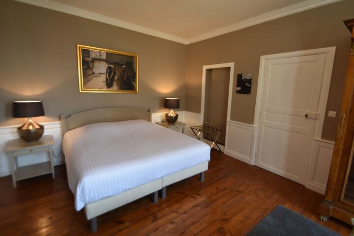 Room 10 of 26