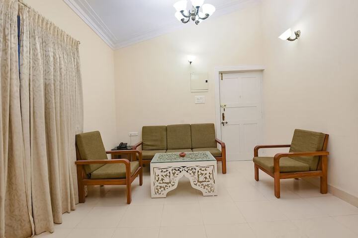 Hotel Interior 8 of 40