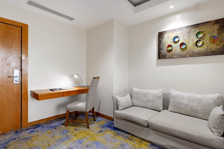 Room 25 of 191