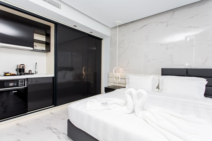 Room 7 of 48