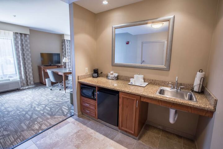 1 King Mobility Accessible with Tub (26 of 27)
