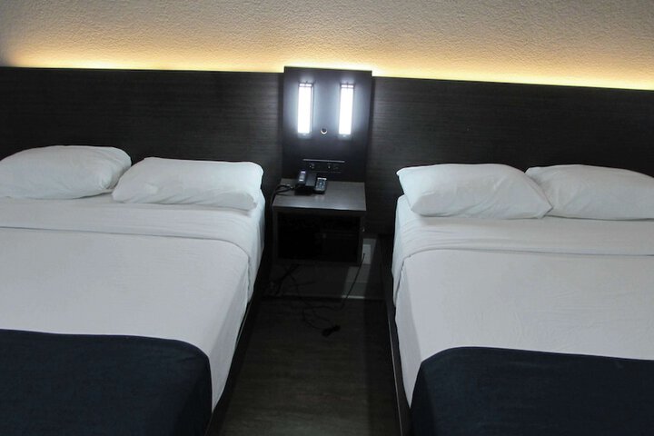 Room 32 of 57