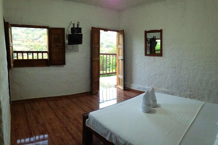 Room 48 of 100