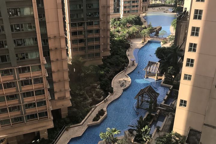Hotel with Pool