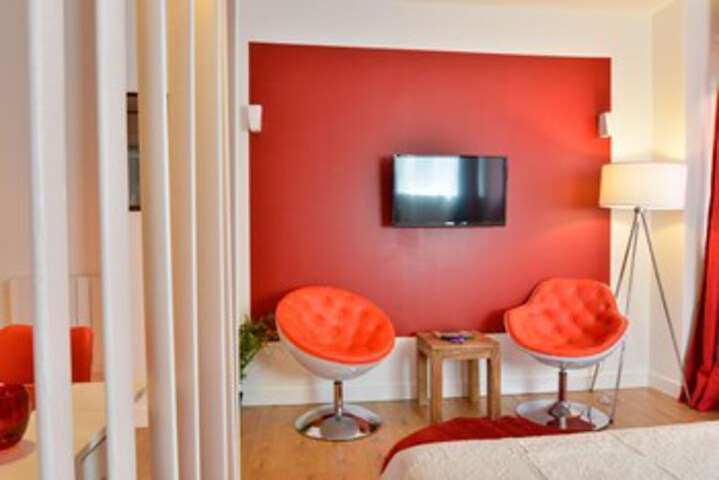 Room 12 of 14