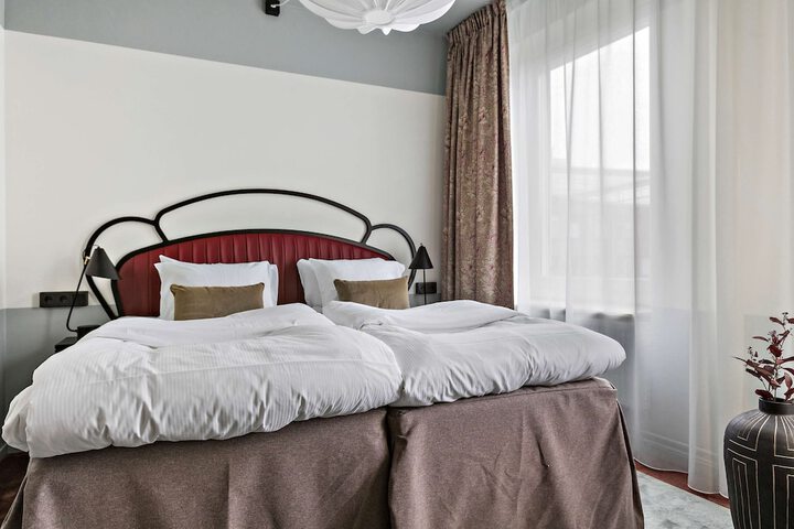 Room 40 of 90