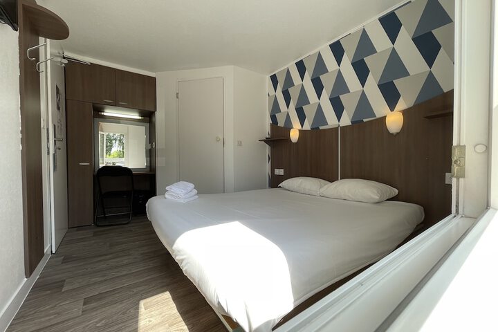 Room 10 of 51