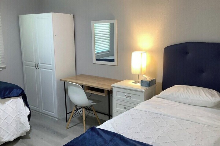 Room 12 of 99