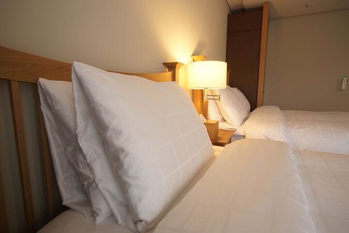 Room 17 of 35