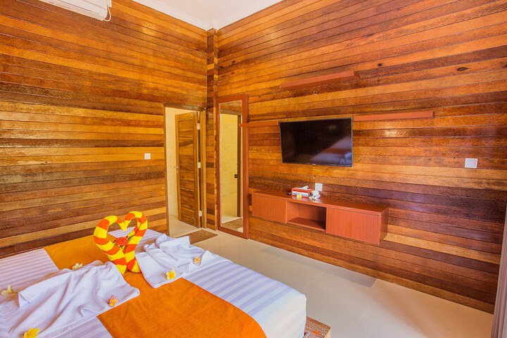Room 6 of 35