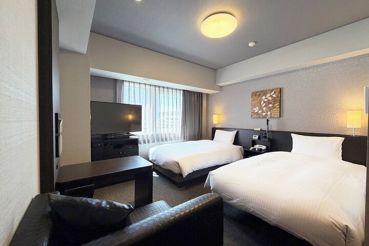 Room 9 of 27