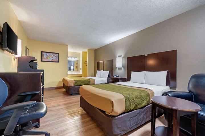 2 Double Beds (4 of 9)