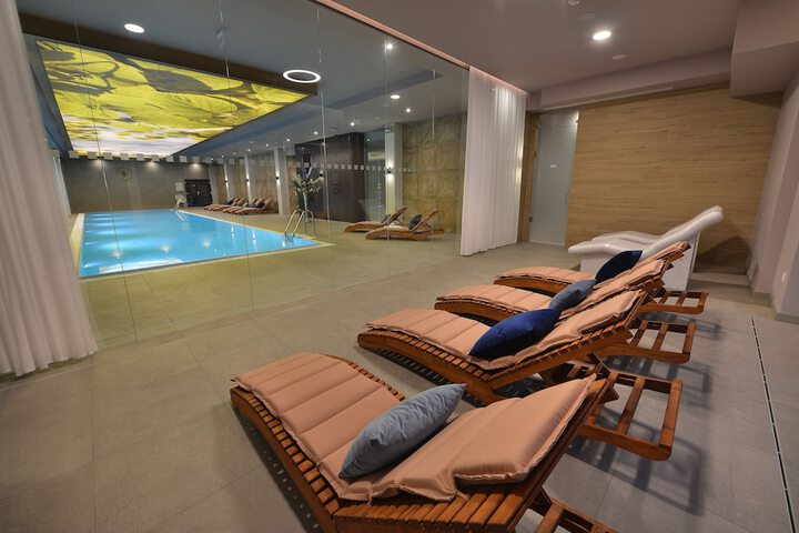 Pool 28 of 74