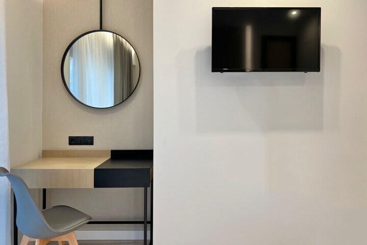 Room 12 of 49