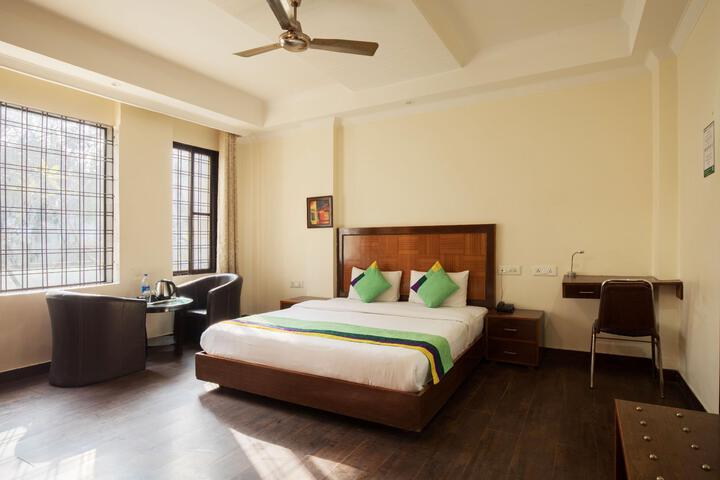 Room 7 of 19