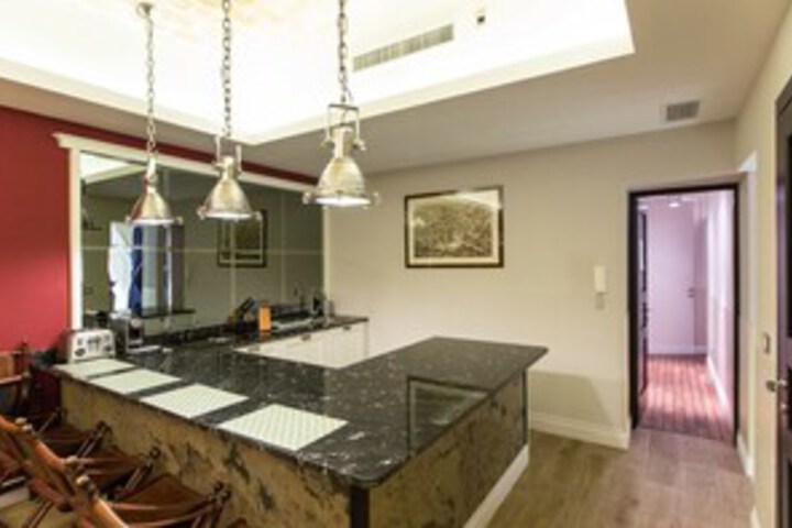 Room 15 of 37