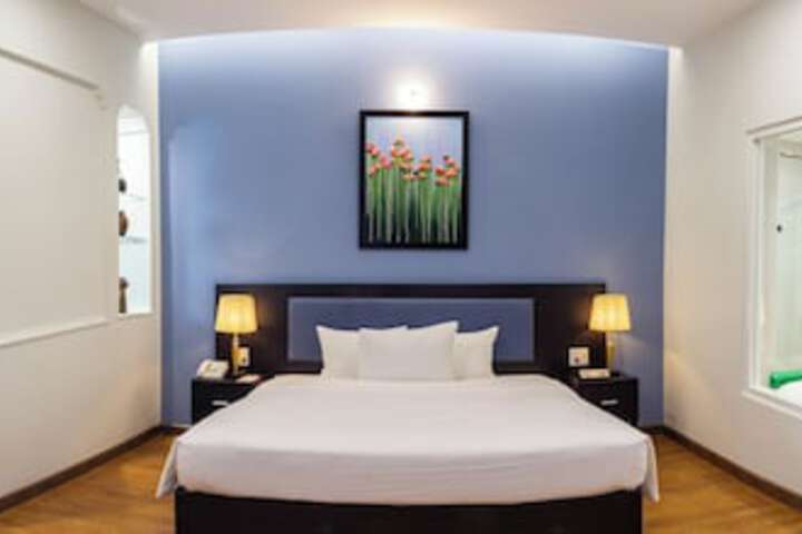 Room 27 of 49
