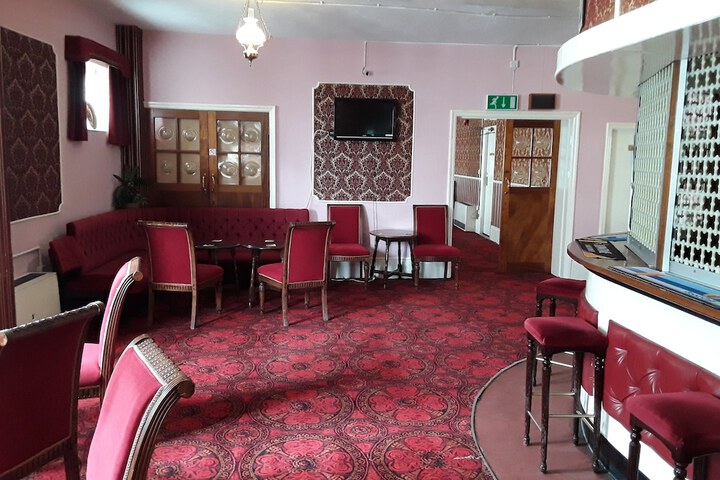 Lounge 36 of 45