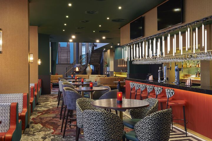 Lounge 60 of 85