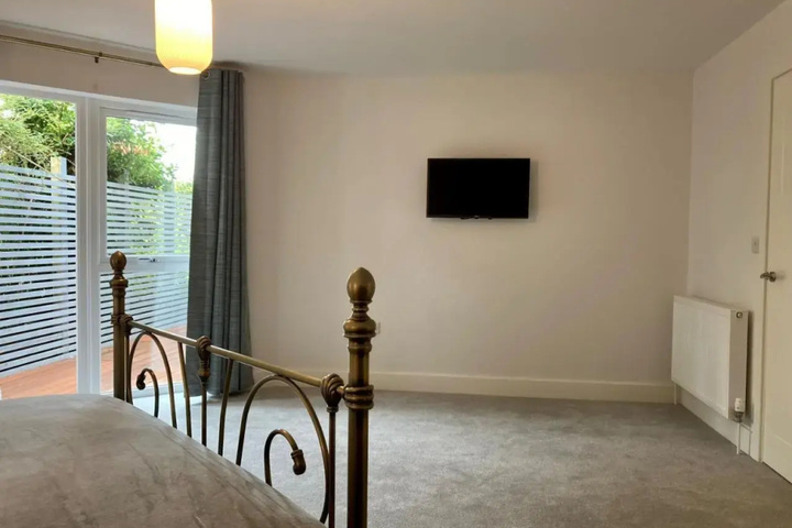 Room 3 of 11