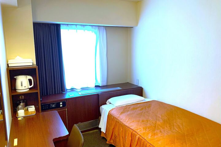 Room 18 of 87