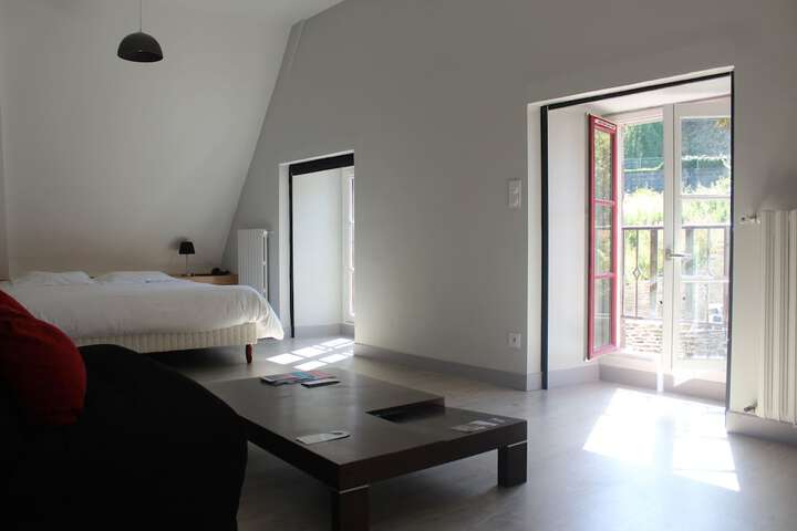 Room 3 of 49