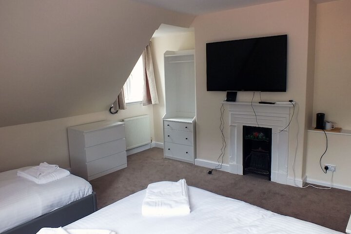 Room 12 of 38