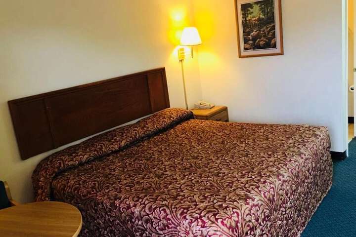 Room 18 of 28